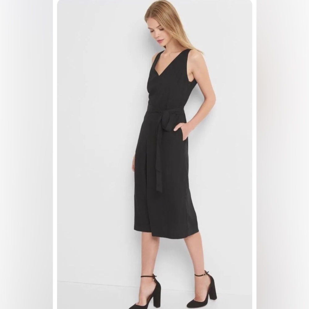 Gap Sleeveless Black Jumpsuit